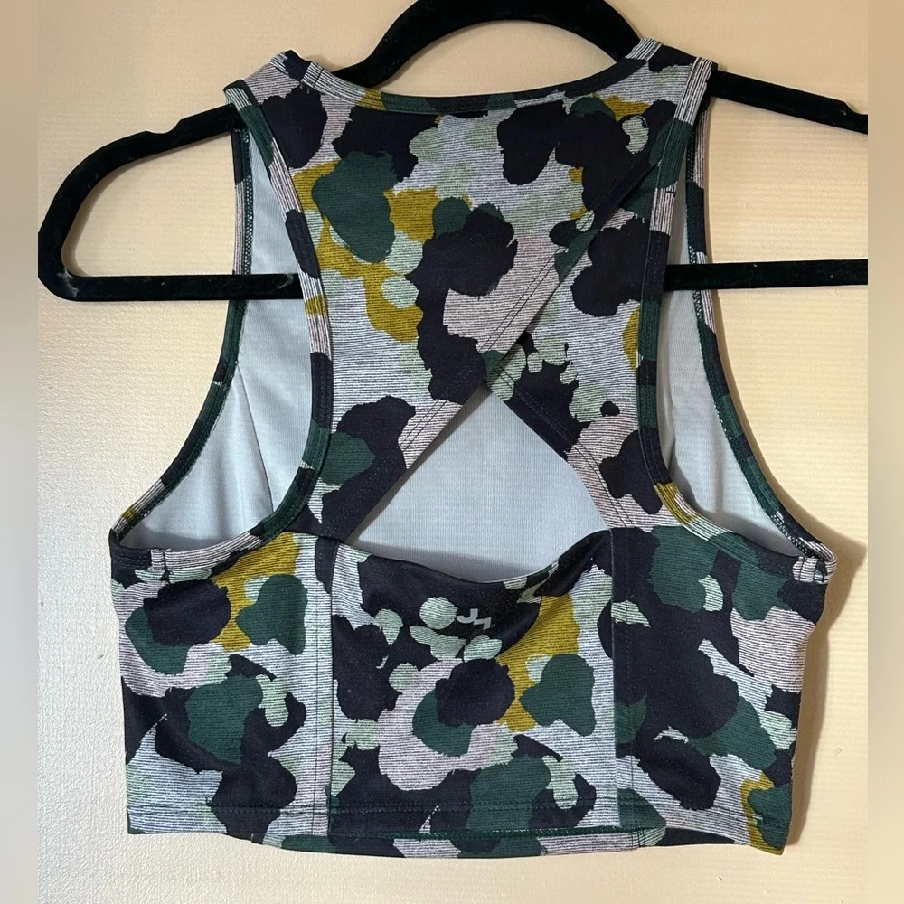 Workout Top - Picture 3 of 3